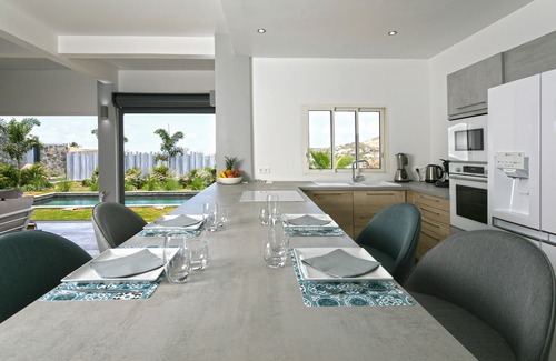 Cul de Sac Apartment | Tranquil Apartment with Private Pool in Tropical Garden