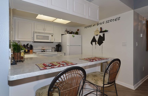 Palm Harbor Condo | Waterfront Paradise Condo at Lake Tarpon - 10/10 Rated Stay