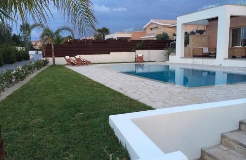 Latchi Villa | Family-Friendly Paradise Latchi Villa - Rated 9.1/10