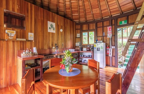 Baru Cabin | Relaxing Retreat at Paradise Lodge with Pool & Spa Access