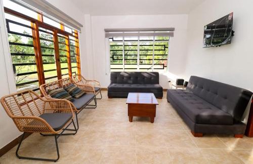 Ecuadorian Amazon House | Paradise Lodge: 4-Star Retreat with Pet-Friendly Amenities