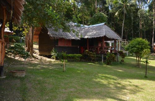 Ko Kradan Bed & Breakfast | Family-Friendly Retreat at Paradise Lost Bungalows