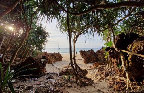 Ko Kradan Bed & Breakfast | Family-Friendly Retreat at Paradise Lost Bungalows