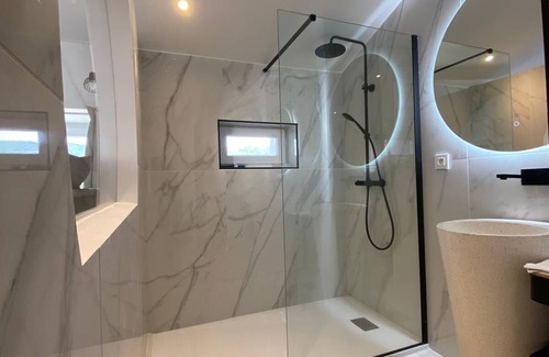 Montjustin Apartment | Experience Paradise Love in Provence - Loft Étoilé with Spa