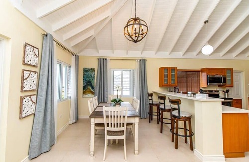 Ocho Rios Villa | Oceanview Paradise Villa: Infinity Pool & Tennis Court Awaits