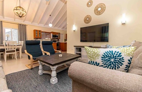 Ocho Rios Villa | Oceanview Paradise Villa: Infinity Pool & Tennis Court Awaits