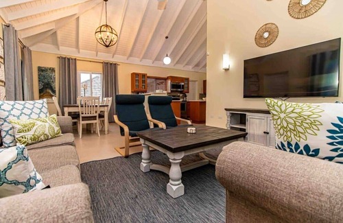 Ocho Rios Villa | Oceanview Paradise Villa: Infinity Pool & Tennis Court Awaits