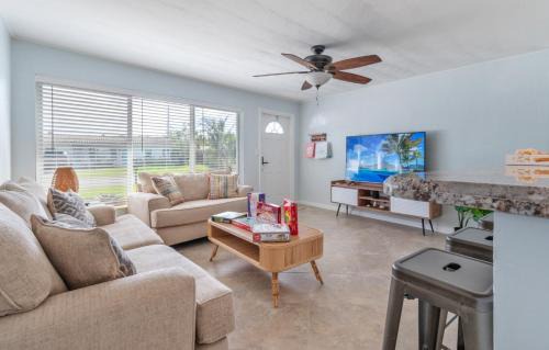 Pompano Beach House | Beachfront Bliss at Pompano Beach Paradise - Rated 10/10
