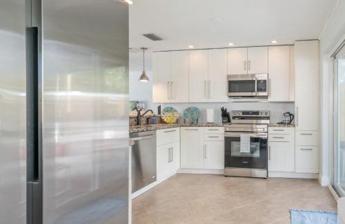 Pompano Beach House | Beachfront Bliss at Pompano Beach Paradise - Rated 10/10
