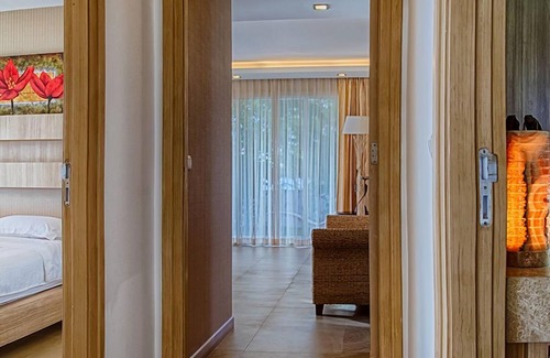 Bang Lamung Apartment | Paradise Ocean View Beach Front Condomimium In Pattaya