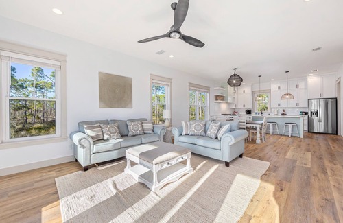 Port St. Joe Villa | Experience Paradise: Oceanview Pool, Hot Tub & Bikes Await