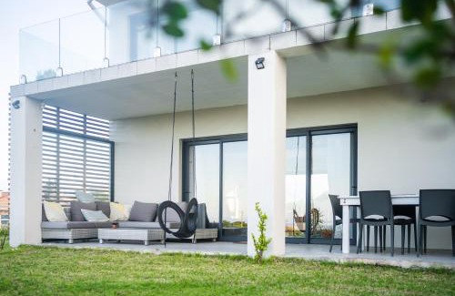 Paradise Beach House | Oceanfront Paradise: Pet-Friendly Beach Retreat with Top Ratings