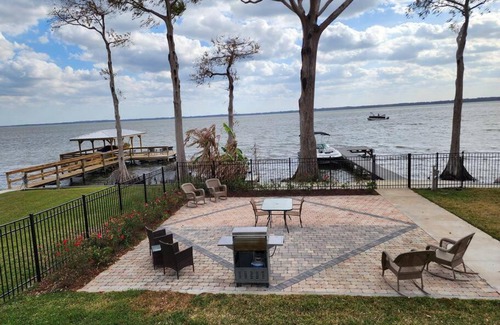 Leesburg Apartment | Paradise on Lake Harris Apt #201