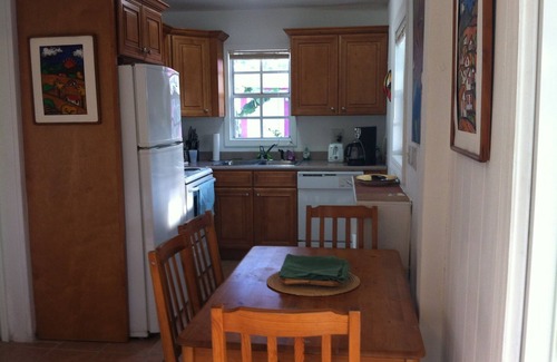 Mather Town Cottage | Idyllic Retreat on Pristine Beach with Ocean Views & Spa