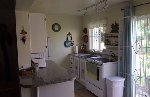 Kittian Village Condo | Beautiful Paradise on the Beach with Ocean View & Breakfast