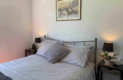 Tuateawa House | Tranquil Retreat: Paradise on the Hill, Tuateawa