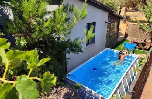 Buq'ata Cabin | Inviting Paradise on the Horizon with Family-Friendly Amenities