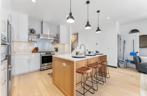 Wapato Point House | Unforgettable Stay at Paradise on the Point: Pool & Spa