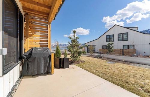 Wapato Point House | Unforgettable Stay at Paradise on the Point: Pool & Spa