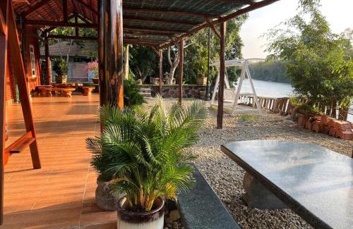 Quan Tom House | Escape to Paradise on the Tree: Pet-Friendly Getaway