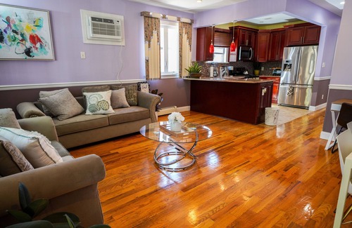 Queens House | Serene Stay Just Minutes from JFK Airport