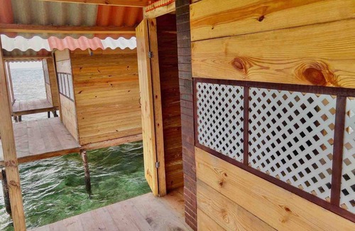 El Porvenir Cabin | Serene Over the Water Cabins in San Blas with Ocean Views