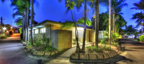 Carey Bay Hotel | Family-Friendly Stay at Paradise Palms Caravan Park