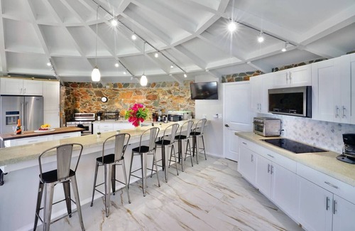 Estate Tabor and Harmony Villa | Paradise Palms: 6 Bedrooms with Pool & Oceanfront Views