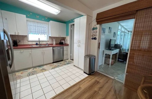 Largo House | Paradise Place: Oceanfront Retreat with Pet-Friendly Perks