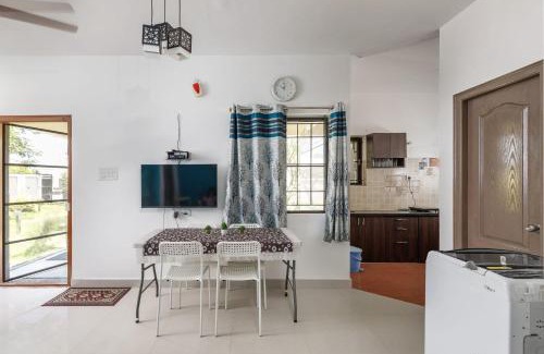 Hosur Villa | Private Pool Villa at Paradise Pool by JadeCaps - 4 Stars