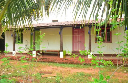 Bommayapalayam House | Discover Paradise Quest Nature Farmhouse: Pet-Friendly Retreat