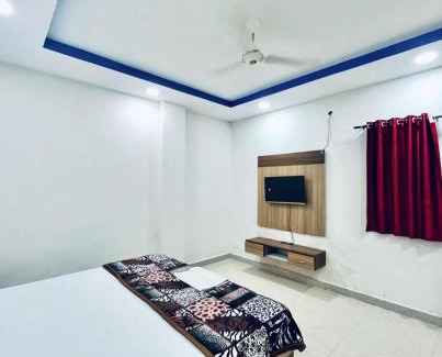 Gwalior Hotel | Budget-Friendly Stay at Paradise Residency and Cafe