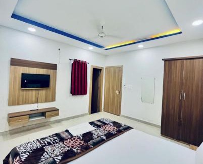 Gwalior Hotel | Budget-Friendly Stay at Paradise Residency and Cafe