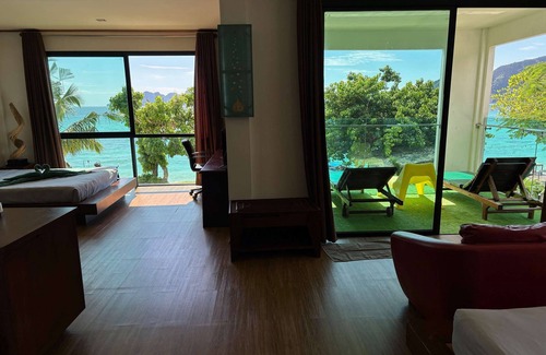 Ko Phi Phi Hotel | Family-Friendly Paradise Resort PHI PHI with Great Amenities