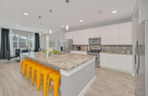 Kissimmee House | Relaxing Paradise Retreat Villa with Pool & Family Amenities