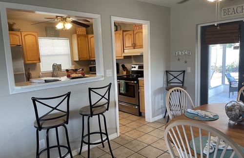 South Bradenton House | Paradise Retreat: Heated Pool, Pet Friendly & Top Rated Stay