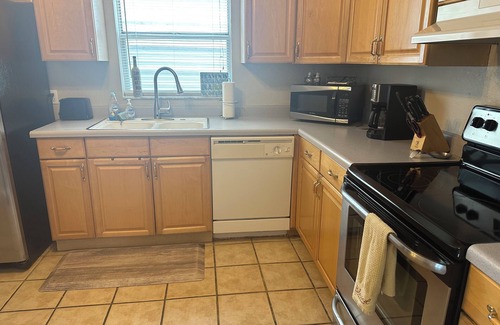 South Bradenton House | Paradise Retreat: Heated Pool, Pet Friendly & Top Rated Stay