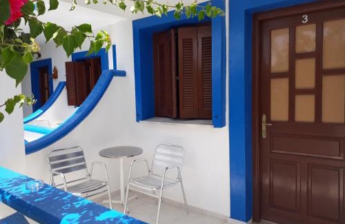 Lipsoi Apartment | Budget-Friendly Paradise Studios: Pet & Child Friendly Retreat