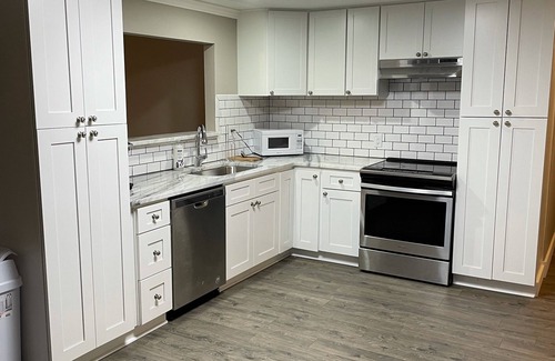 Crane Hill House | Lake View Retreat: Guest Rated 10/10 Near I65