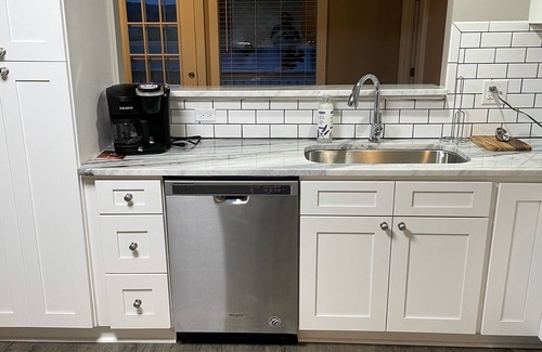 Crane Hill House | Lake View Retreat: Guest Rated 10/10 Near I65