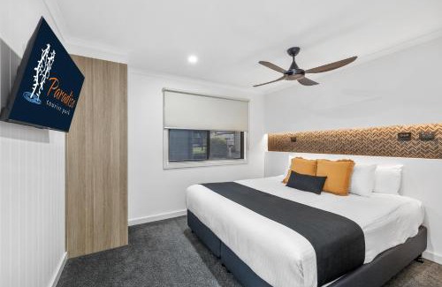 Tamworth House | Tranquil Paradise Tourist Park with Ocean Views & Pool