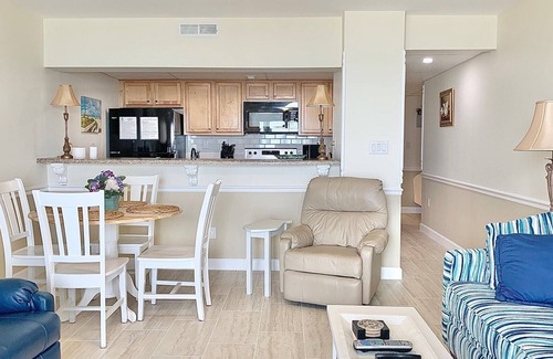 Carolina Beach Condo | Beachfront Bliss at Paradise Towers 503 with Pool Access