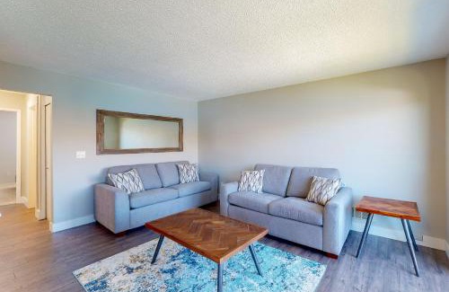 Chelan Apartment | Relax at Paradise View #211 - Ideal for Families!