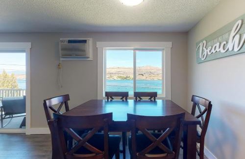 Chelan Apartment | Relax at Paradise View #211 - Ideal for Families!
