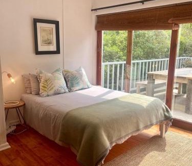 Paradise Apartment | Oceanfront Paradise View Apartment with Pool & Breakfast