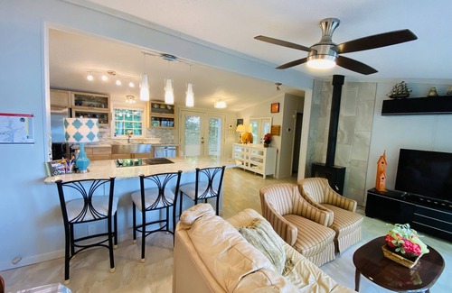 Reed Creek House | Unforgettable Paradise View Getaway at Dacha - Guest Rated 9.8