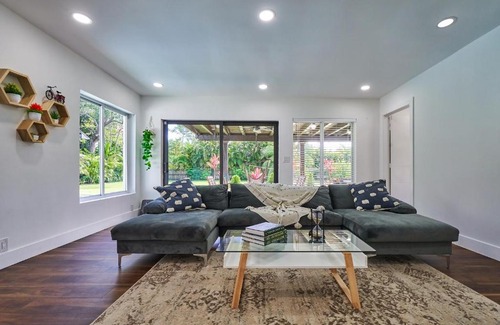Biscayne Park Villa | Paradise Villa Beach: Poolside Retreat with Fire Pit & Kitchen