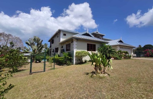 Black Rock Villa | Discover Paradise Villa: Family-Friendly with Private Pool