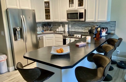 Florida North Atlantic Coast Condo | Inviting Paradise Waterfront: Your Home Away from Home!