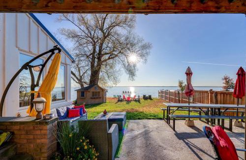 Keswick House | Serene Paradise Waterfront Cottage Near Toronto